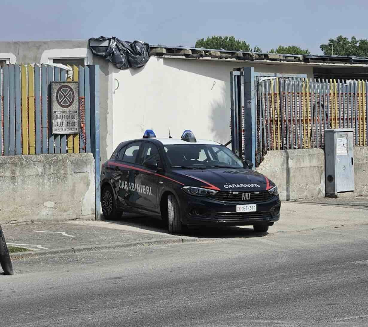 Arzano, blitz dei carabinieri: sequestrata la nuova casa comunale tra le polemiche