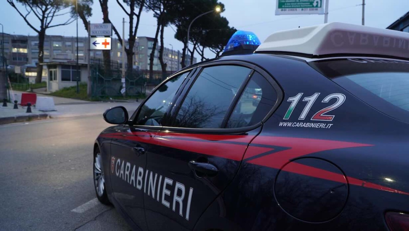 Aggressione al Pronto Soccorso di Aversa: giovane arrestato dopo aver colpito medico e infermiera