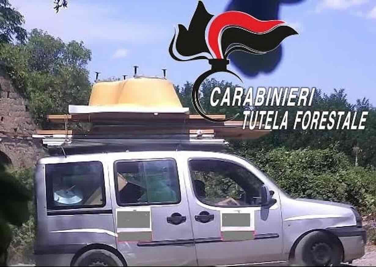 Aversa, tre operai denunciati per abbandono di rifiuti edili in pieno giorno