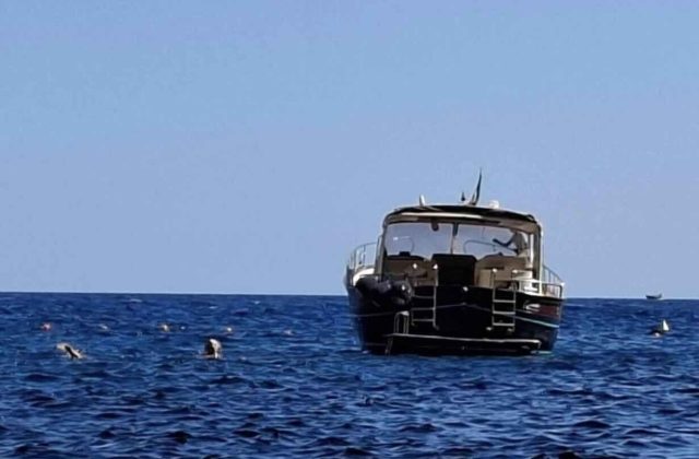 Crapolla, barca in fiordo: l’Amp Punta Campanella denuncia un atto inaccettabile