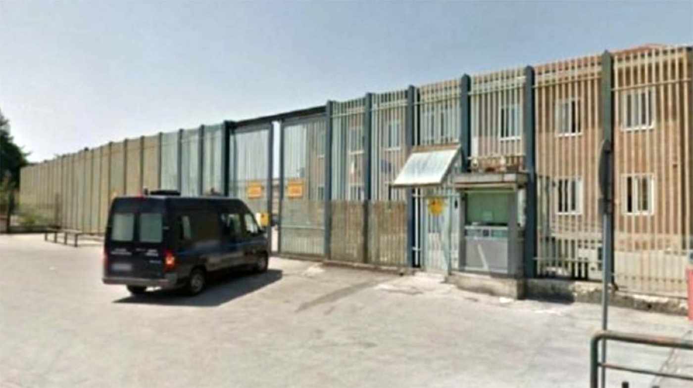 Avellino, operazione antidroga: sequestrate cocaina e hashish in carcere
