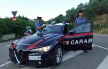 Arrestato 25enne a Napoli dopo atti violenti contro familiari ed ex: scatta l’allerta tra i residenti