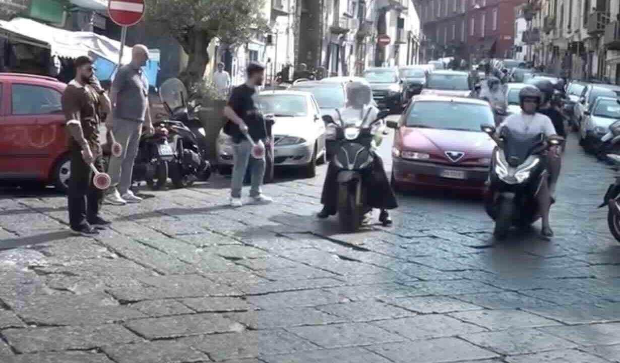 Napoli, grande operazione di sicurezza: 300 agenti nei Quartieri Spagnoli per garantire la tranquillità.
