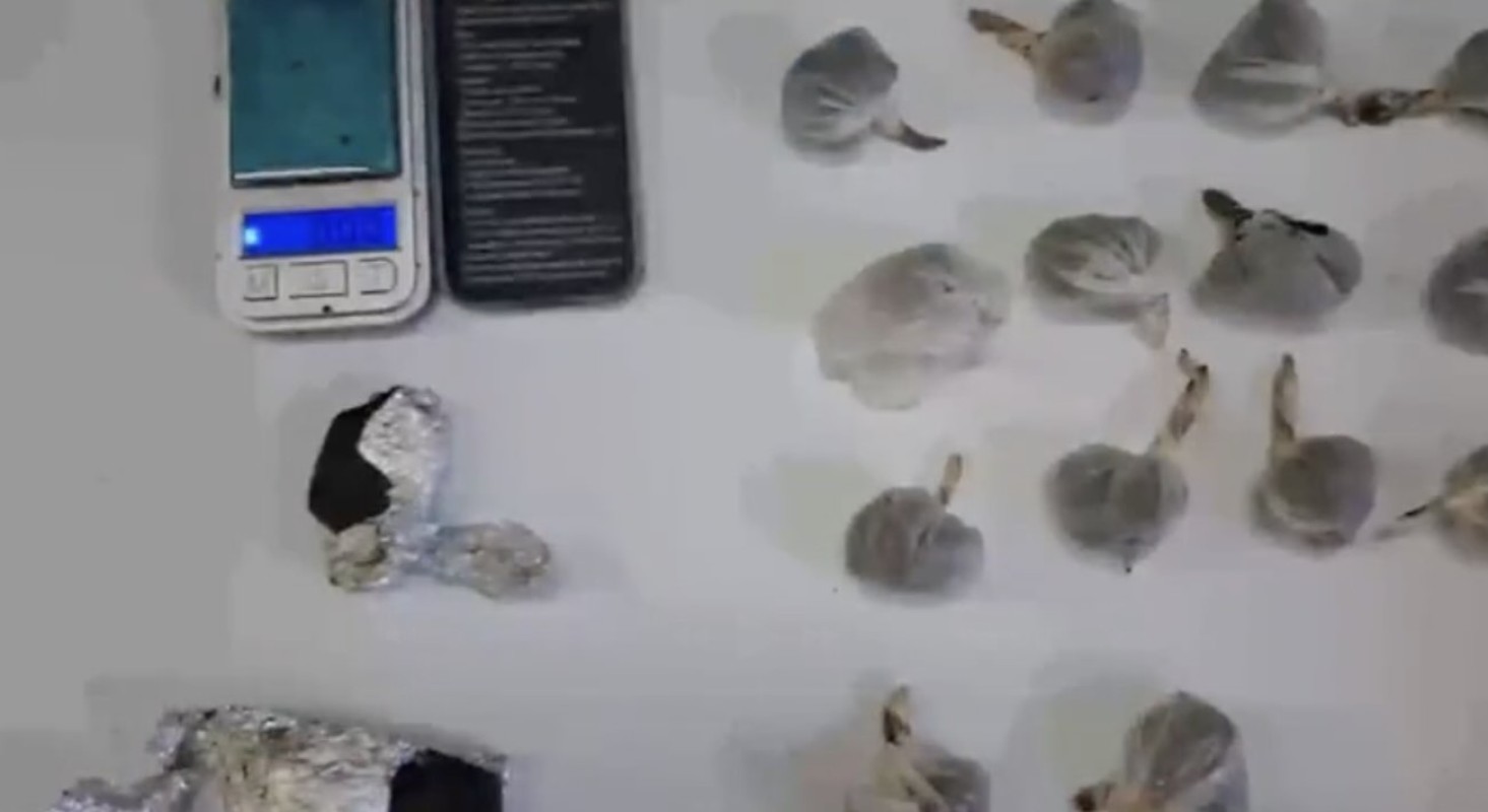 Blitz nei Quartieri Spagnoli: scoperti droga, munizioni e merce contraffatta