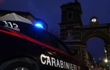 Aversa, furto audace in via Roma: 46enne bloccato dopo la fuga con la cassa