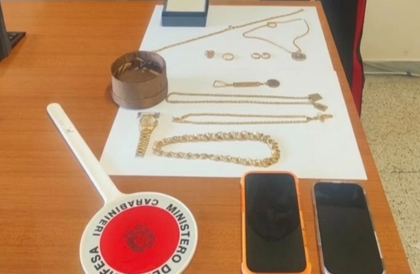 Arrestato un uomo per truffa: 70mila euro rubati a un’anziana a Napoli