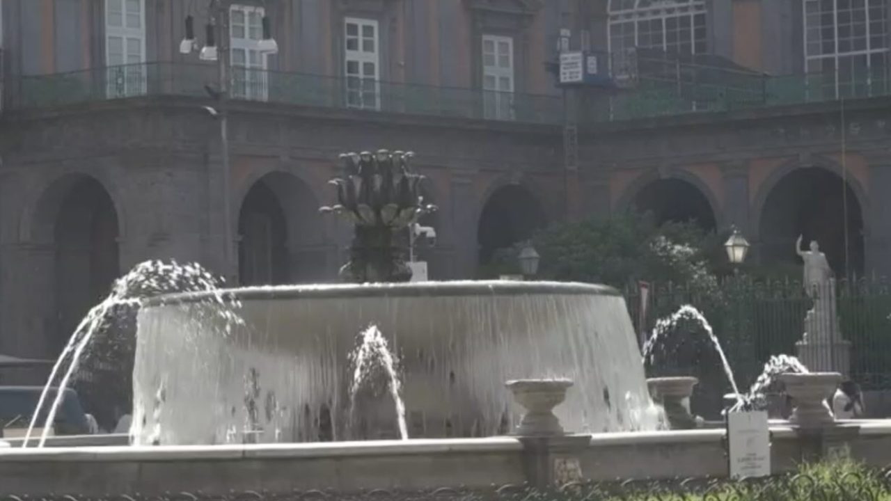 Napoli in allerta: domenica di caldo torrido, 23 città sotto il bollino rosso