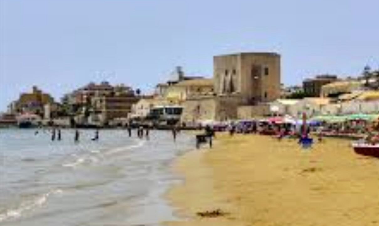 Camerota, rissa in spiaggia: un ferito e tensione durante la notte al Pozzallo