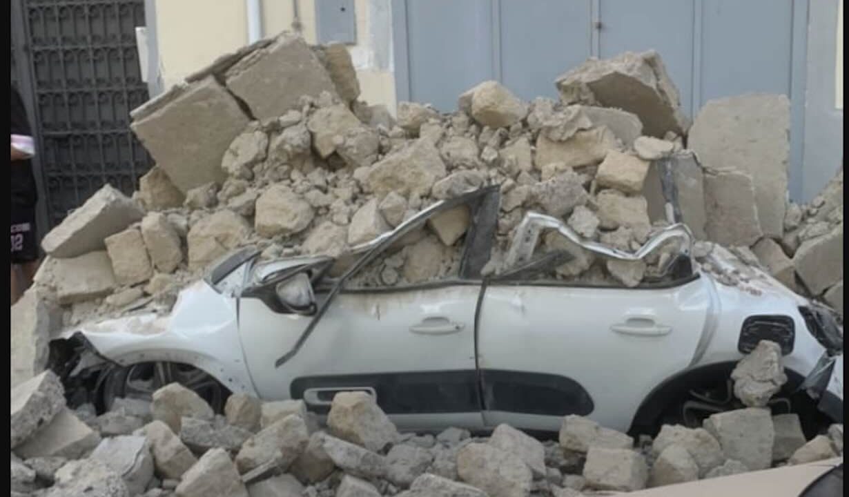 Campi Flegrei, scossa di 3.8: paura e crolli, 10 feriti in una notte inquieta