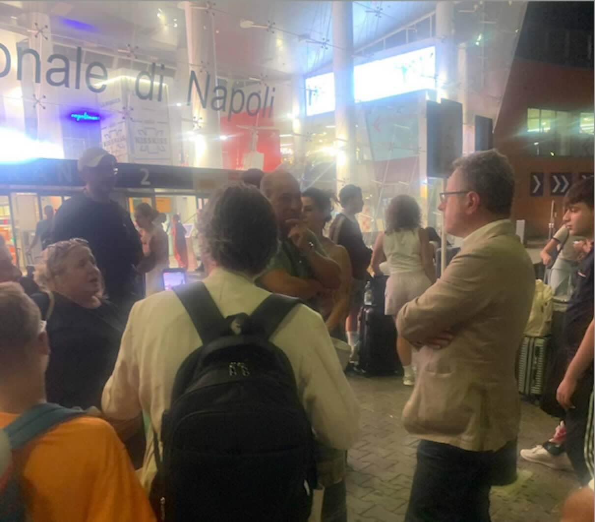 Capodichino in tilt: voli a Creta bloccati, passeggeri esausti in attesa di notizie