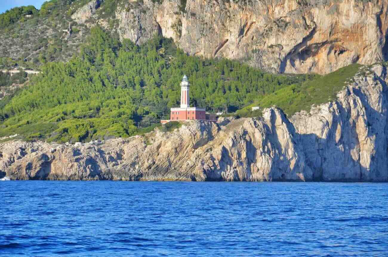Capri, i balneari in allerta: «Senza lettini a 150 euro, la spiaggia sarà abbandonata»