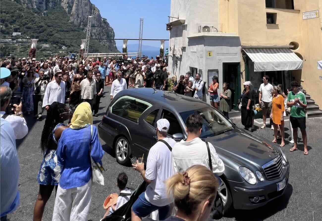 Capri omaggia Peppino di Capri: piazza dedicata e premio annuale per il grande artista