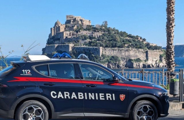 Ischia, blitz contro abusivismo: 509 identificati, arresti e sequestri in corso.