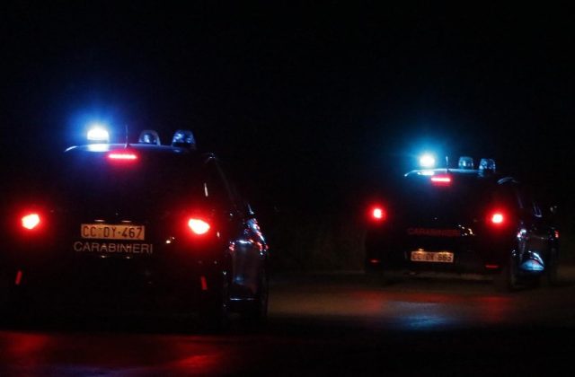 Villaricca, fiamme in un negozio in fase di apertura: scoperti proiettili e inquietanti segnali di violenza
