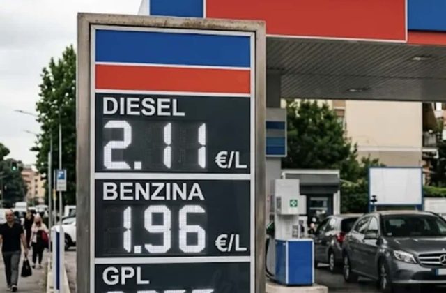 Carburanti in aumento, i tassisti di Napoli ricevono il supporto dei Consumatori: «Basta rincari sui…