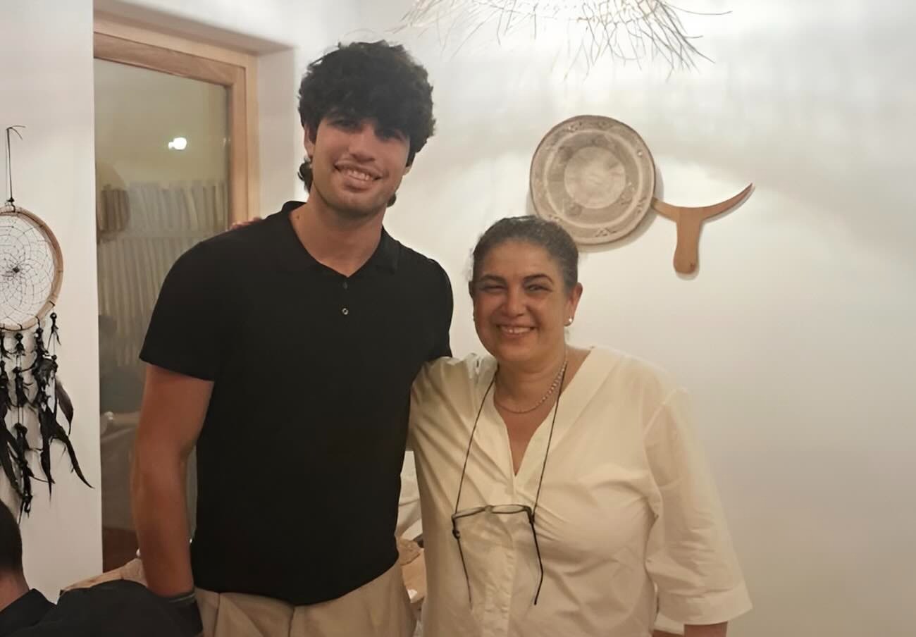Carlos Alcaraz a Procida: festa tra selfie e applausi alla Corricella con i fan entusiasti