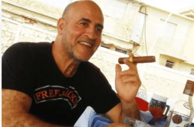 Napoli, si spegne il procacciatore di modelle legato a Epstein: interrogativi su un passato oscuro