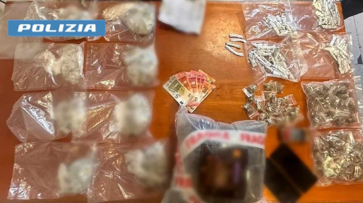 Casoria, inseguimento della polizia: arrestato con quasi due chili di droga in auto