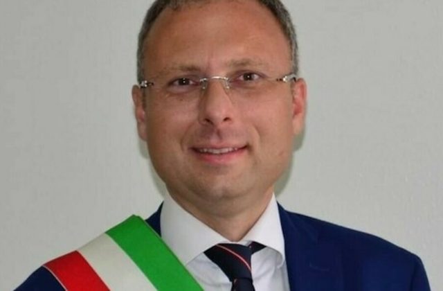 Casoria, il sindaco Bene guadagna fiducia: «Insieme per un futuro migliore»