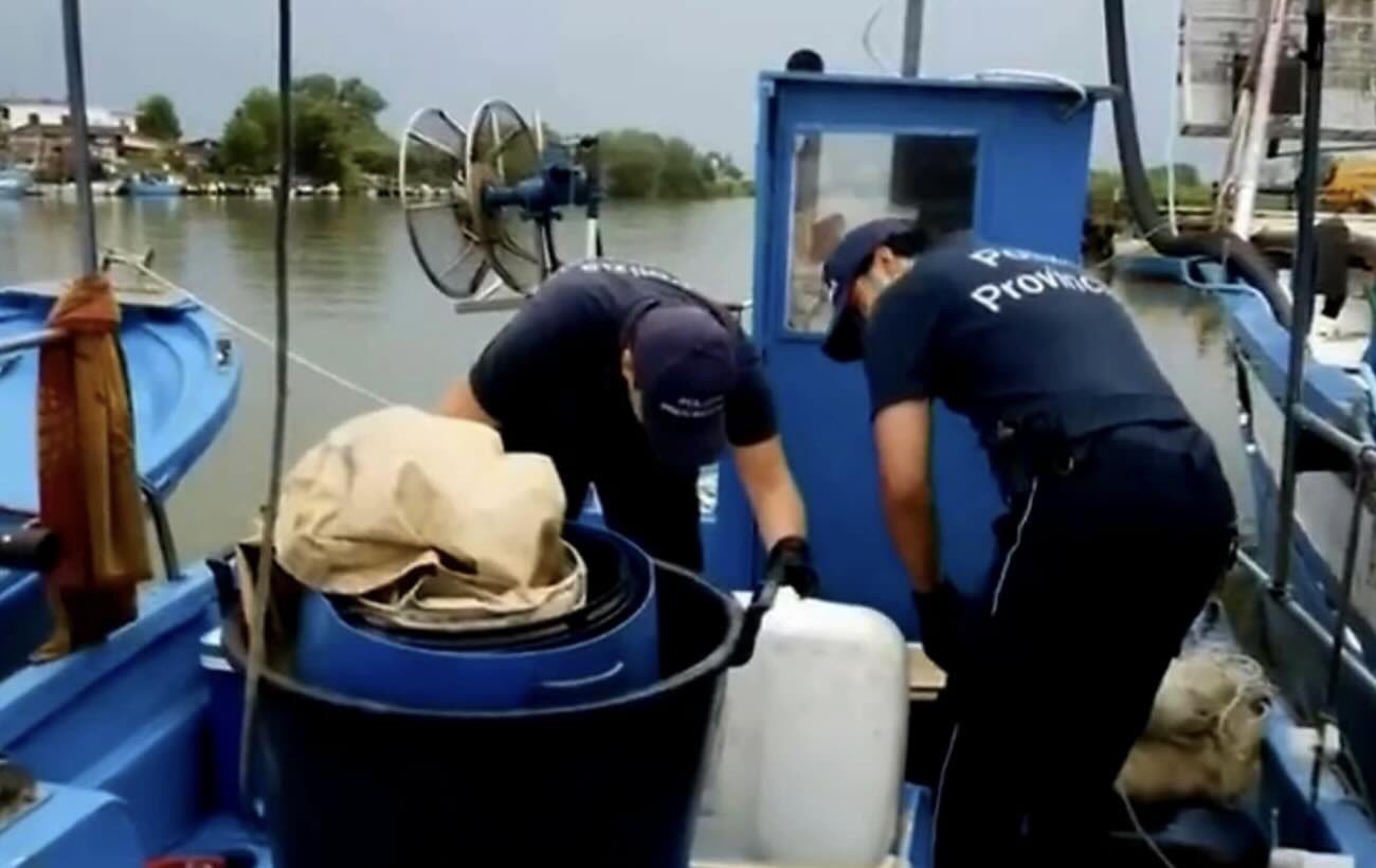 Castel Volturno, operazione ant pesca: scattano denunce e sequestri alla foce del Volturno
