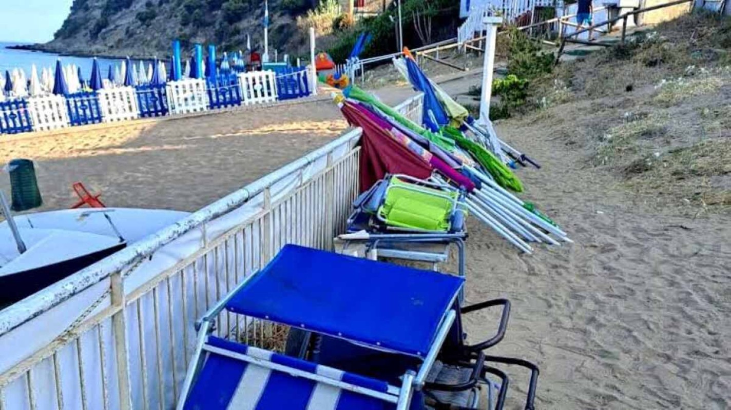 Castellabate, frena l’abusivismo: sequestrate oltre 130 attrezzature balneari