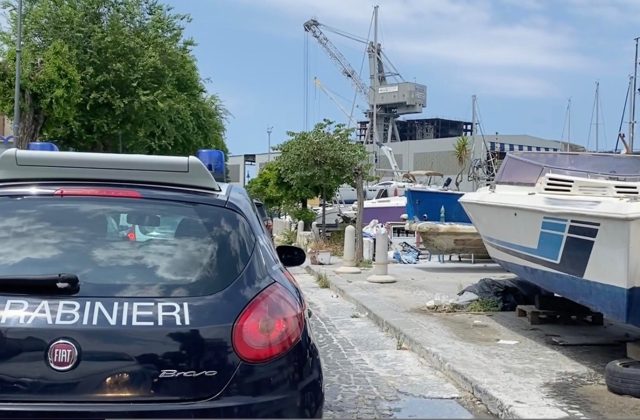 Castellammare, blitz contro lo spaccio: arrestato pusher con 30 dosi e contante nella tasca