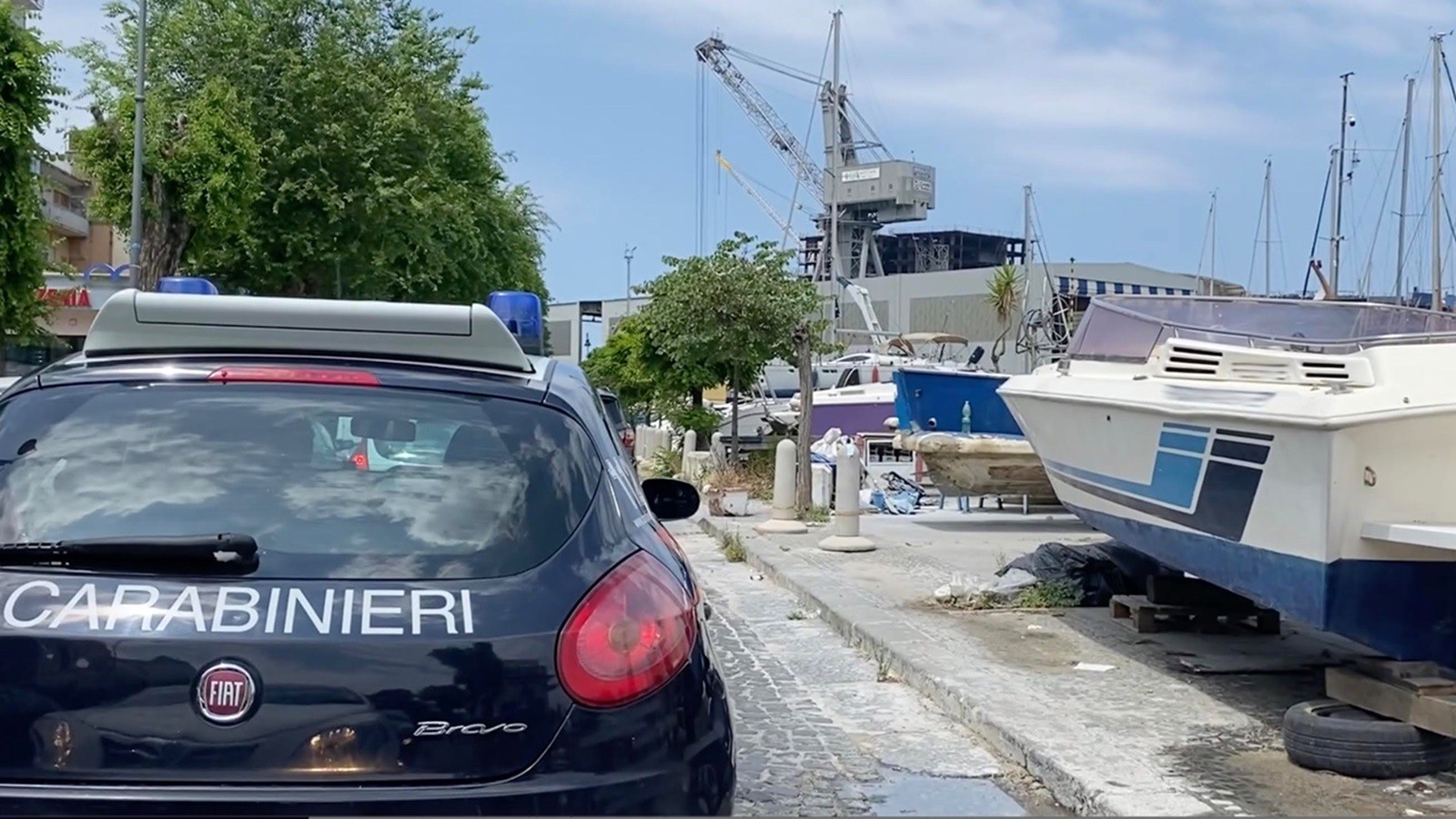 Castellammare, blitz contro lo spaccio: arrestato pusher con 30 dosi e contante nella tasca