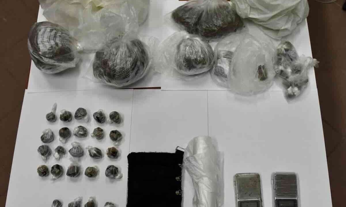 Castellammare, arrestato un rider con dosi di stupefacenti: la città in allerta