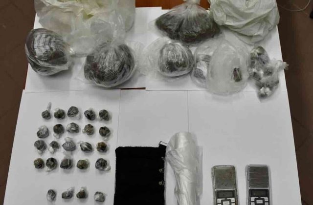 Castellammare, arrestato un rider con dosi di stupefacenti: la città in allerta