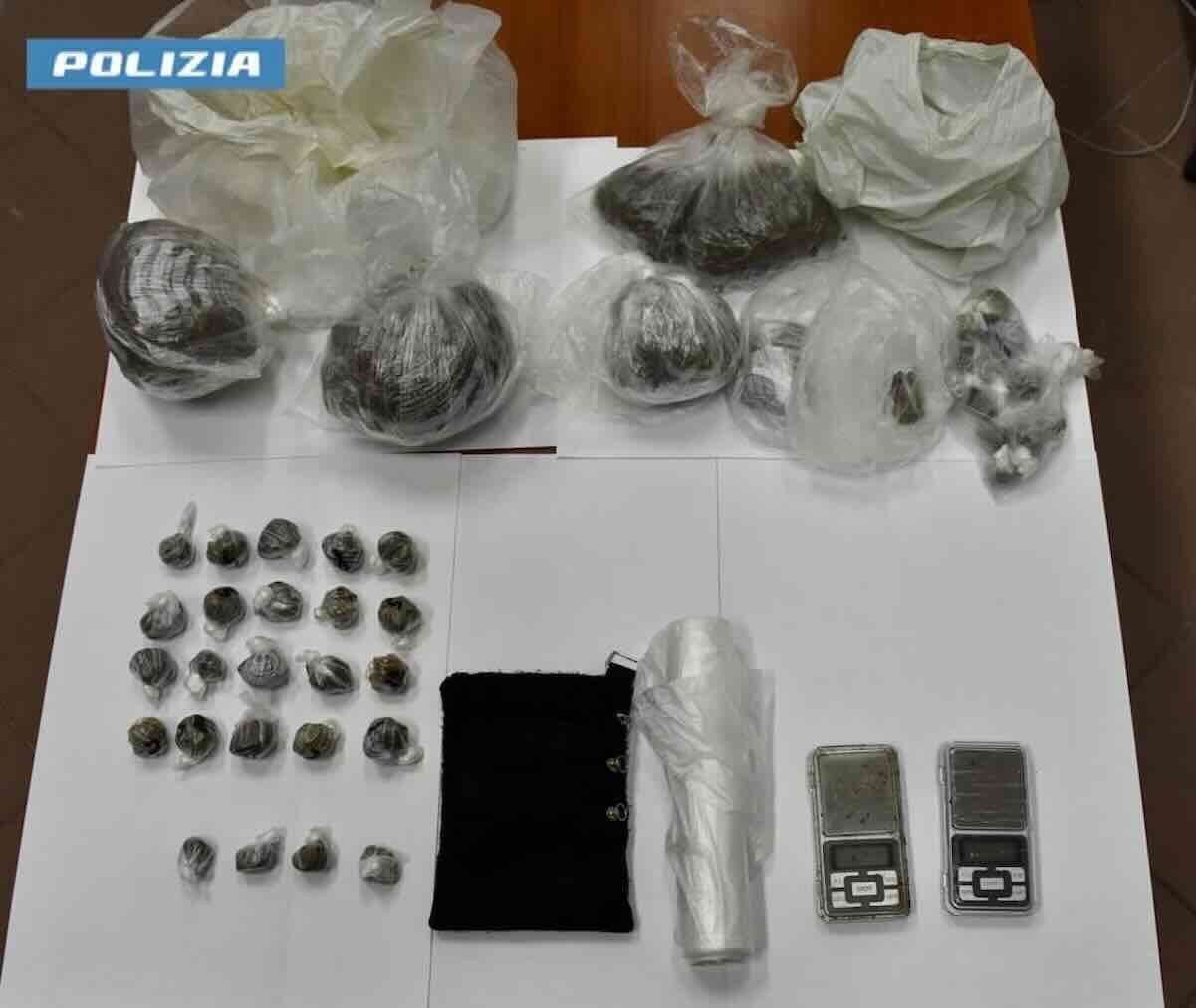 Castellammare, arrestato un rider con dosi di stupefacenti: la città in allerta