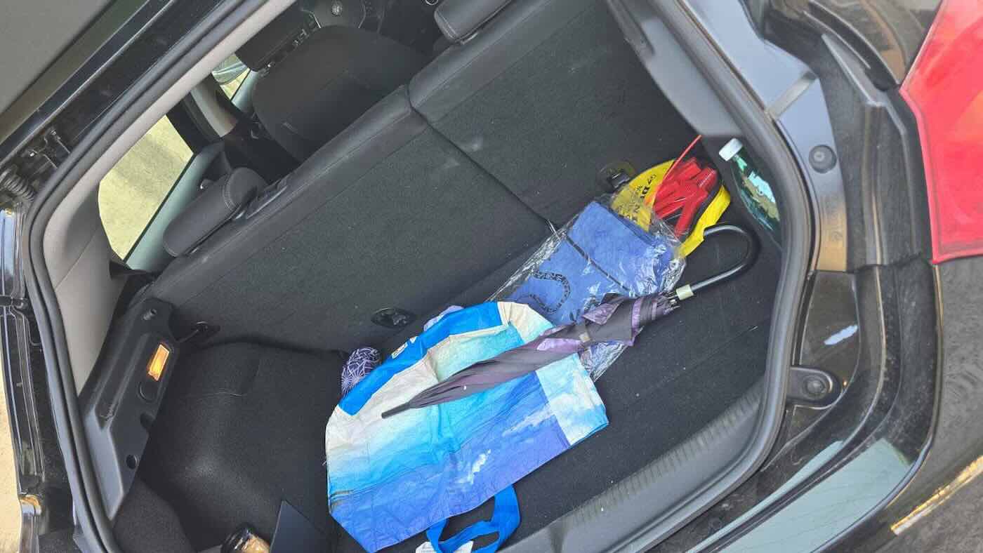 Furti in aumento nei parcheggi sotterranei del Centro Direzionale: residenti preoccupati per la sicurezza