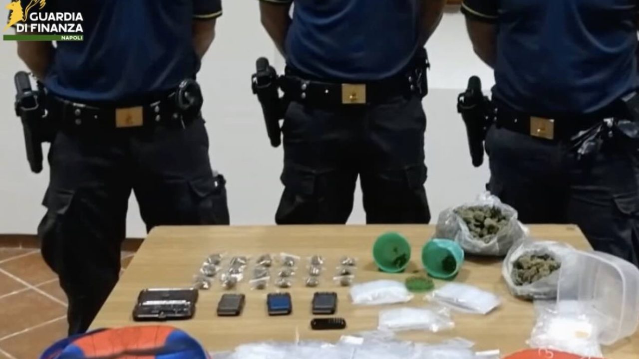 Sorrento, traffico di droga tra corrieri e Vip: 8 indagati in un’inchiesta scottante
