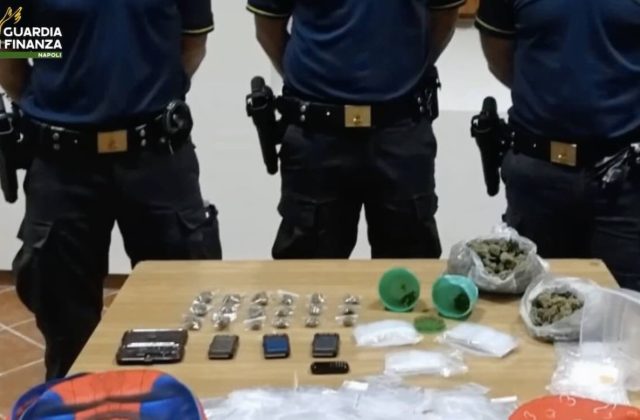 Sorrento, traffico di droga tra corrieri e Vip: 8 indagati in un’inchiesta scottante