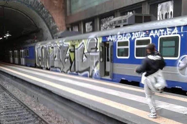 Terremoto a Napoli: disagi nei trasporti e blackout, cittadini in attesa di risposte