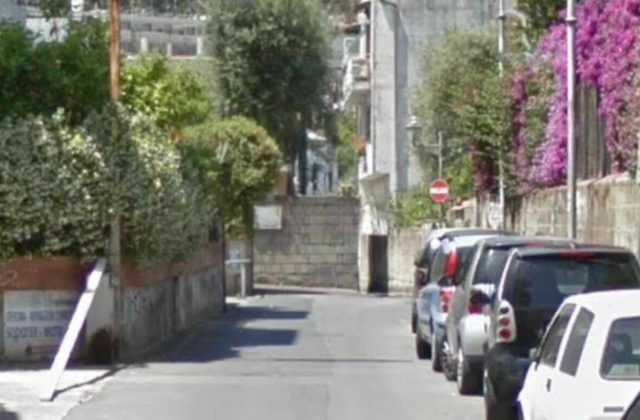 A Sorrento, finalmente demolita un’abitazione abusiva: un’ingiustizia risolta dopo 20 anni di attesa