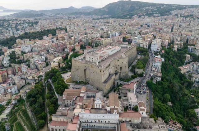 I migliori luoghi per ammirare il tramonto a Napoli: scopri i panorami mozzafiato sul Golfo