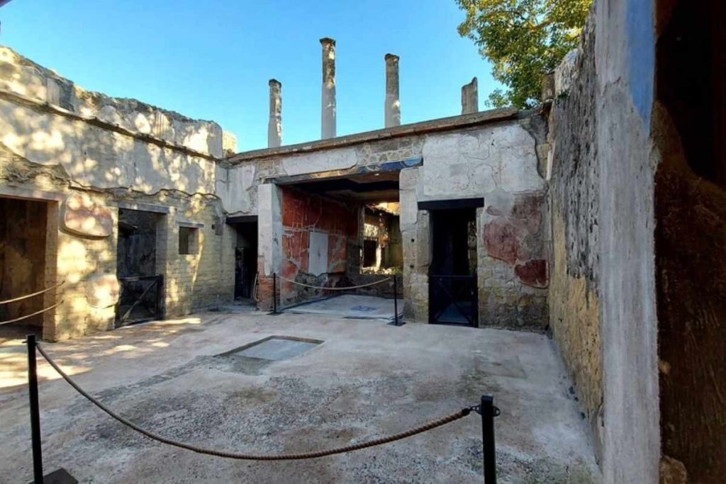Ercolano, riapre al pubblico la storica Casa del Mobilio Carbonizzato: un tesoro ritrovato dopo trent’anni