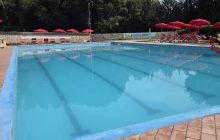 Grave incidente in piscina: 5 bambini ricoverati e 50 evacuati per esalazioni di cloro alle porte di Roma