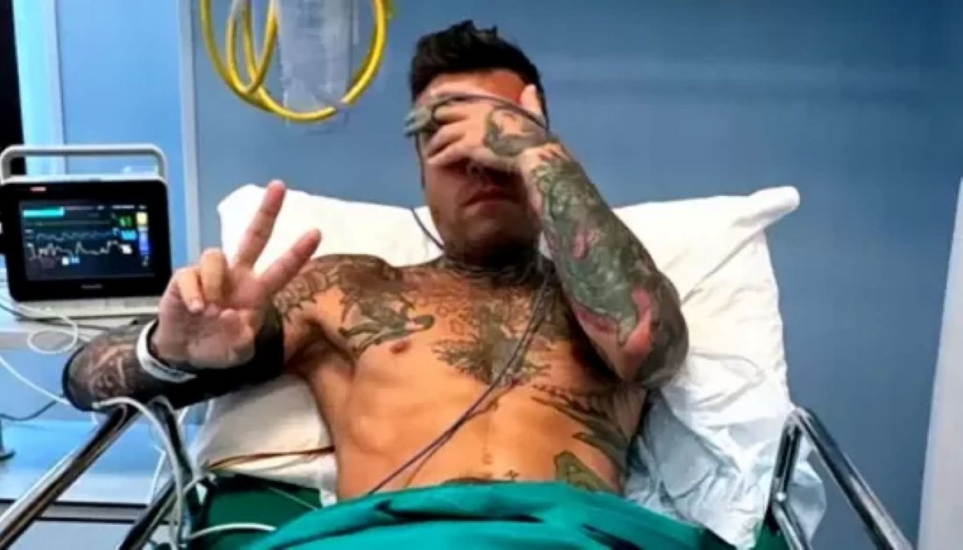 Fedez annulla il tour estivo dopo il ricovero: fan in attesa di novità sul concerto di Assago