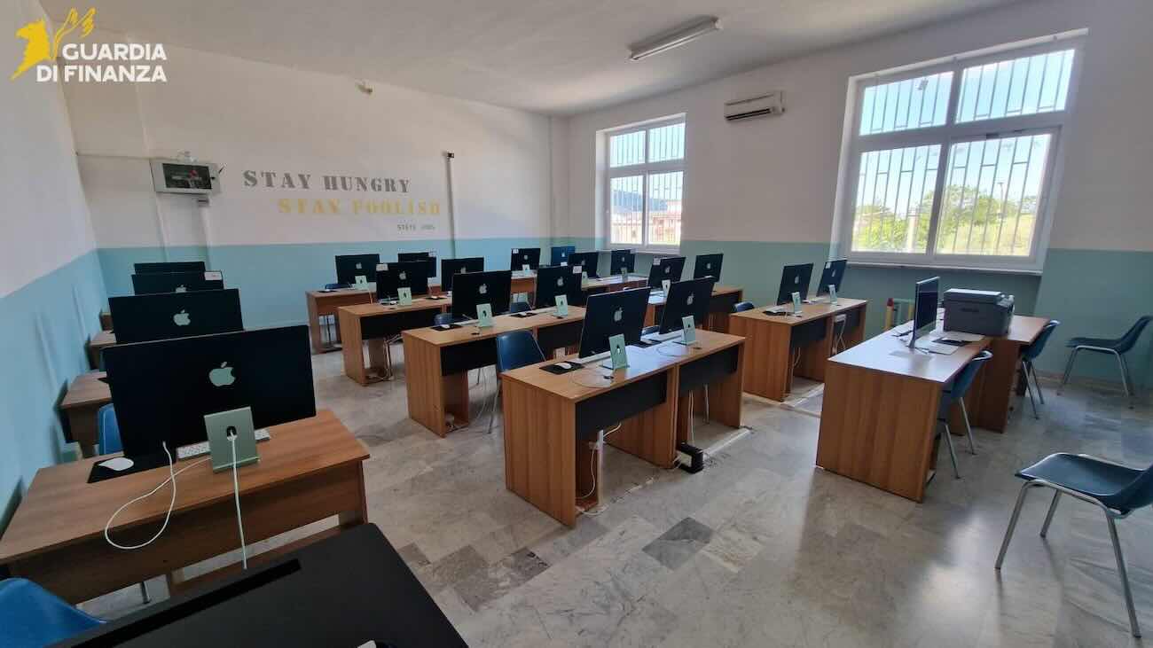 Vallo di Lauro sotto inchiesta: irregolarità sui fondi PNRR per la Scuola 4.0, quattro denunciati