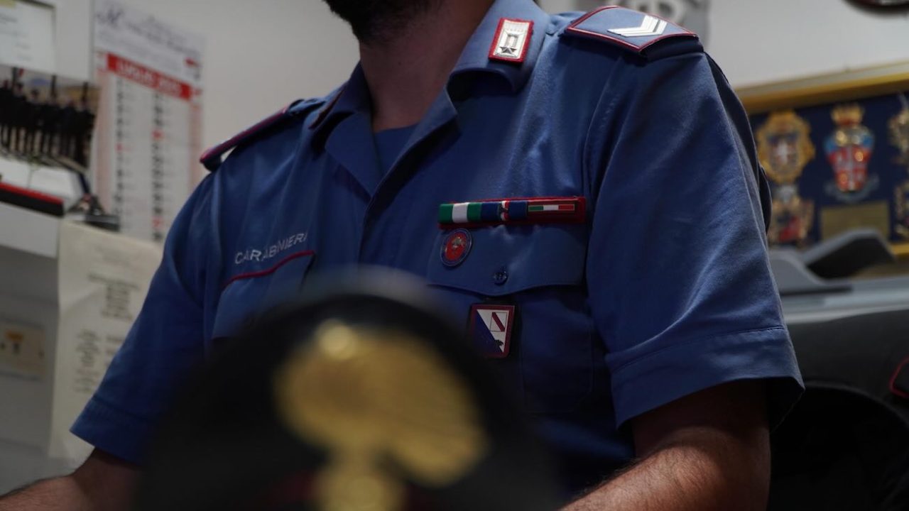Festa da incubo a Napoli: cameriere denunciato per furto ripreso dalle telecamere