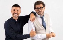 Gianni Fiorellino in scena al Politeama: emozioni e storie per le famiglie napoletane con «’A voce d’e…