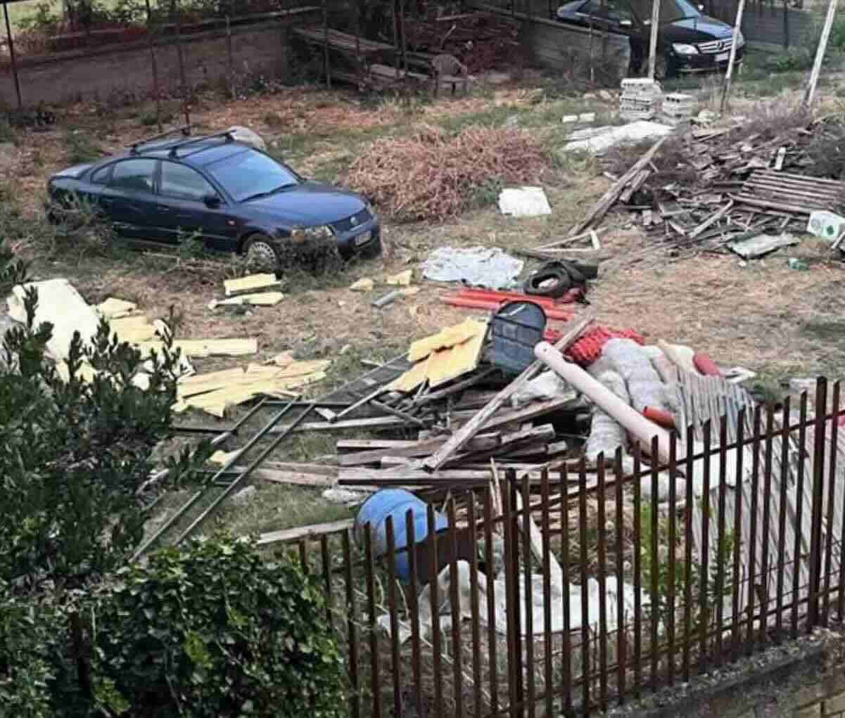 Giugliano, emergenza ambientale: rifiuti speciali e auto abbandonate in via Palizzi