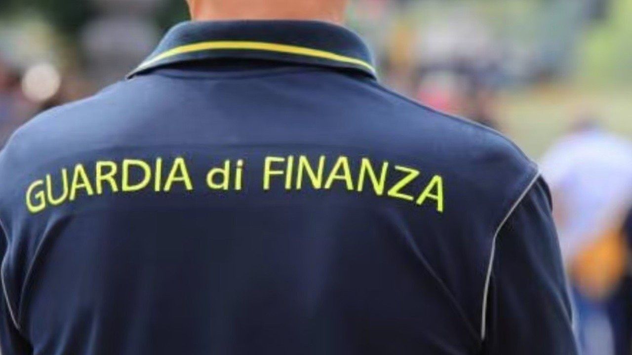 Napoli, blitz delle forze dell’ordine: sequestrati oltre 14,5 milioni a due aziende del superbonus