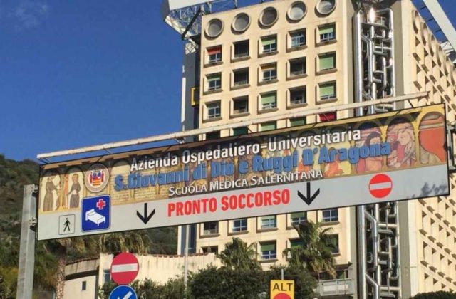 Ospedale Ruggi di Salerno, guasto elettrico ferma le attività: preoccupazione tra i pazienti