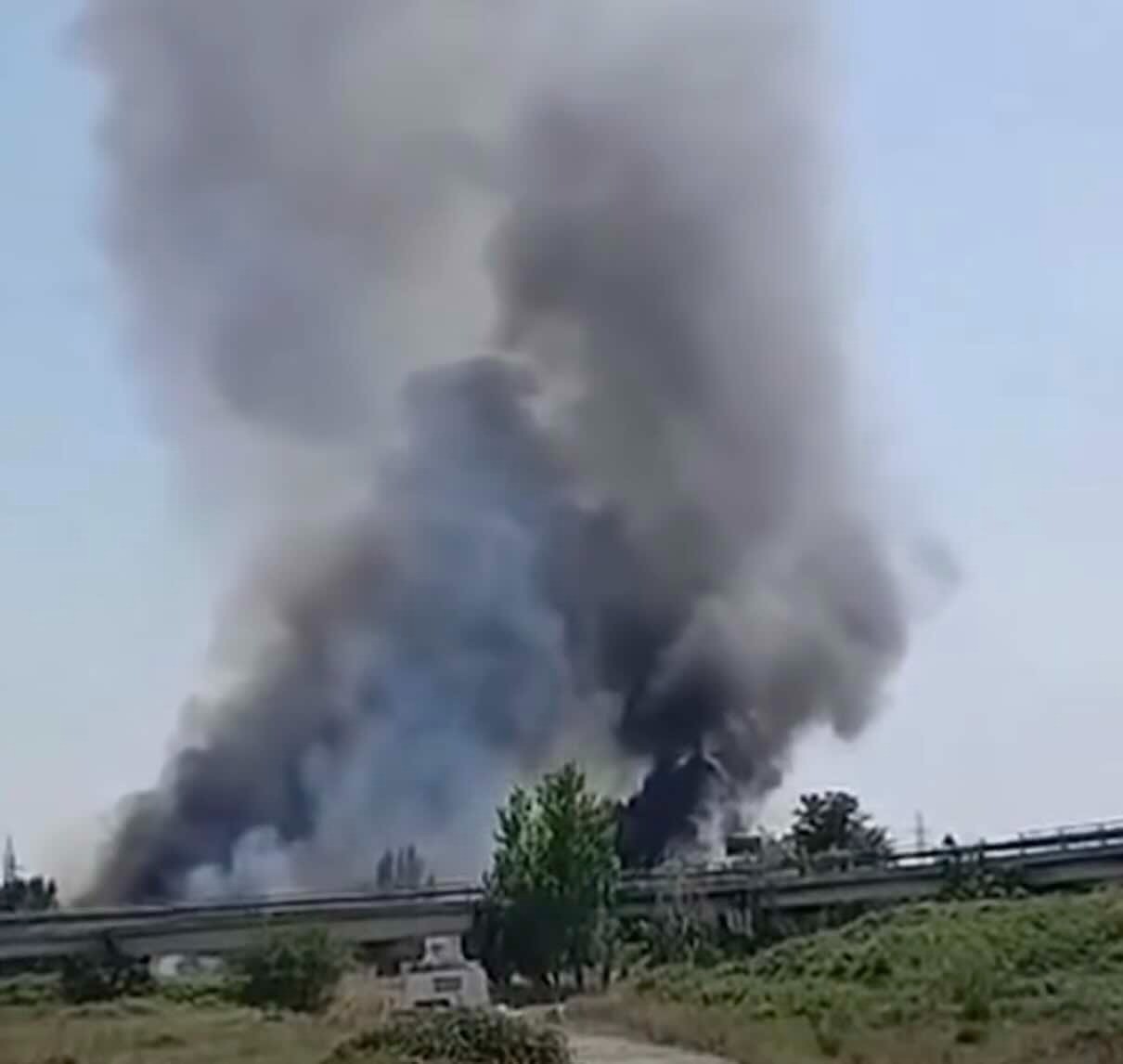 Incendio a Caivano: Arpa al lavoro per monitorare diossine e sostanze tossiche.