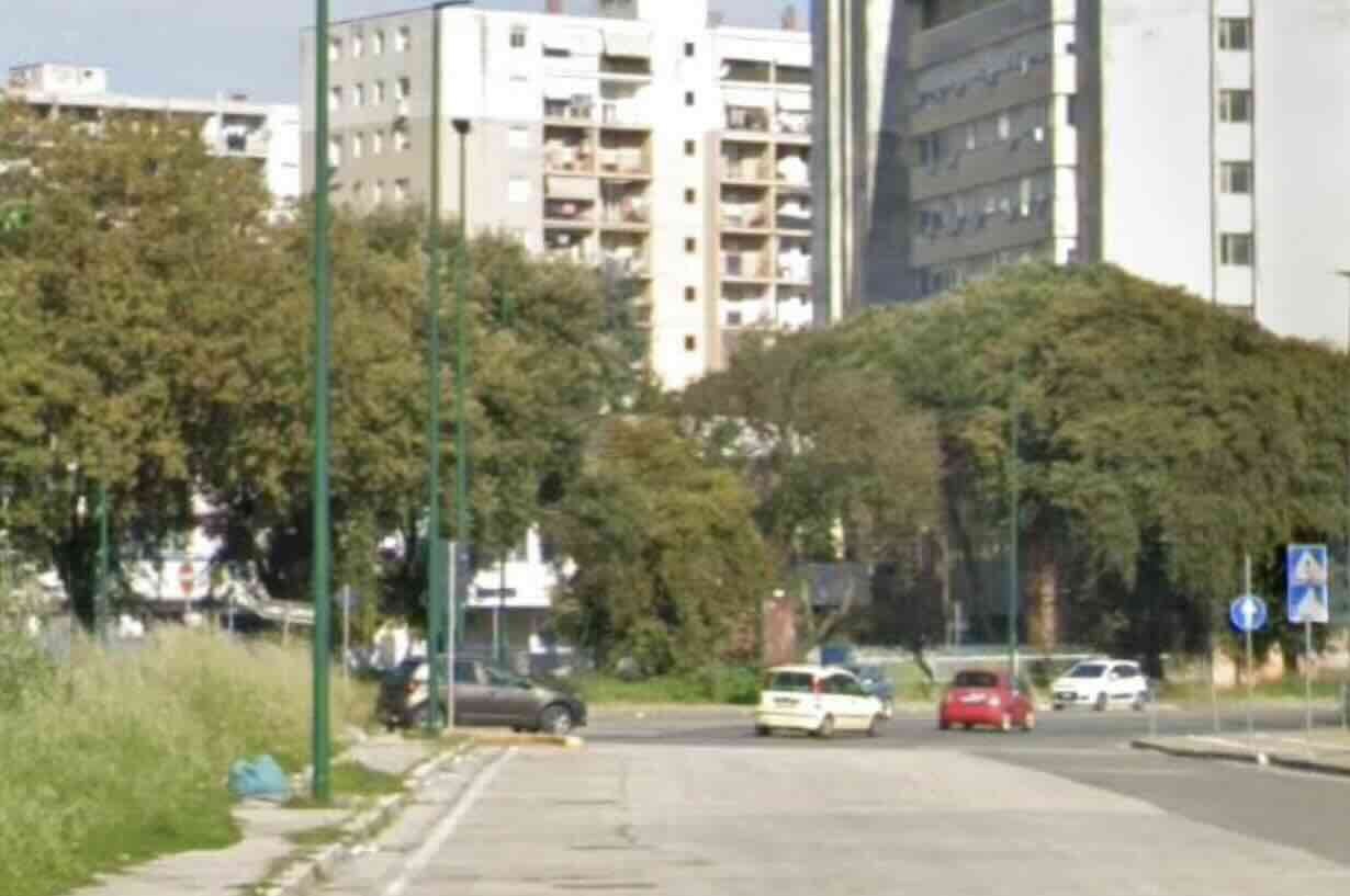 Scampia, inseguimento e arresto: pusher 42enne tenta di scappare con la droga