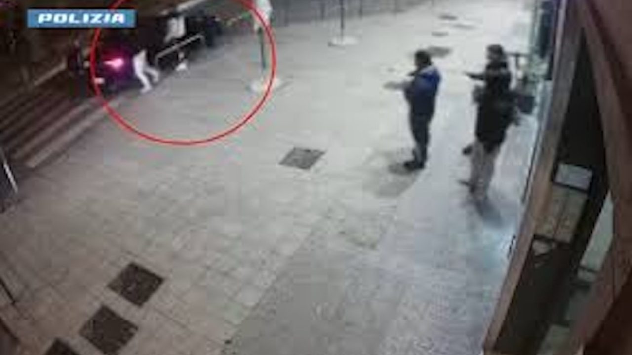 «Napoli, la richiesta di una madre che colpisce: “Lascia il clan, voglio rivederti vivo”»