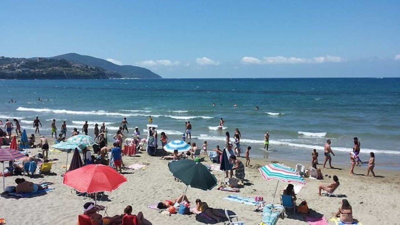 Tragedia in spiaggia ad Agropoli: una 78enne colta da malore mentre passeggiava sul lungomare San Marco