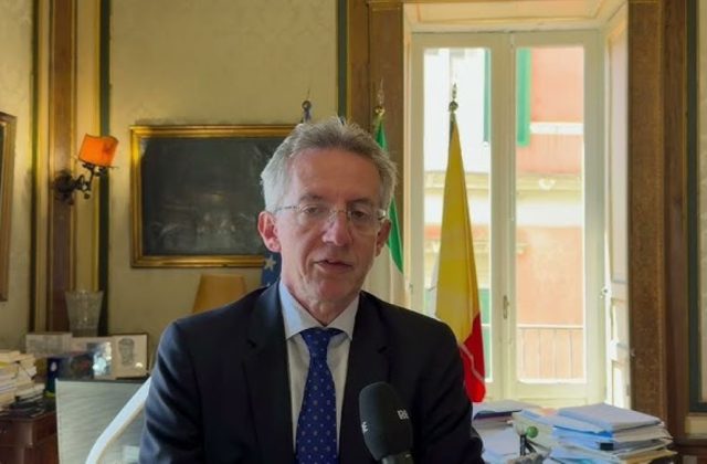 Manfredi si propone: “Pronto a riprendere la guida di Napoli”
